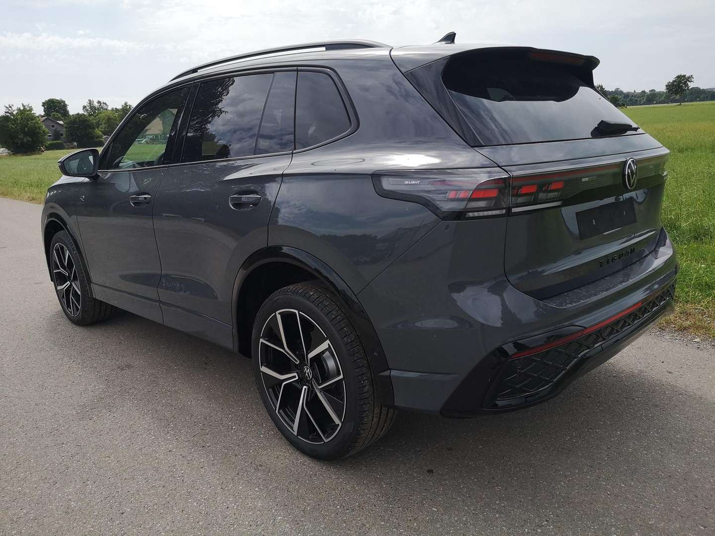 Volkswagen TIGUAN TDI 4Motion R-Line - 2025 - Joinsteer - #2