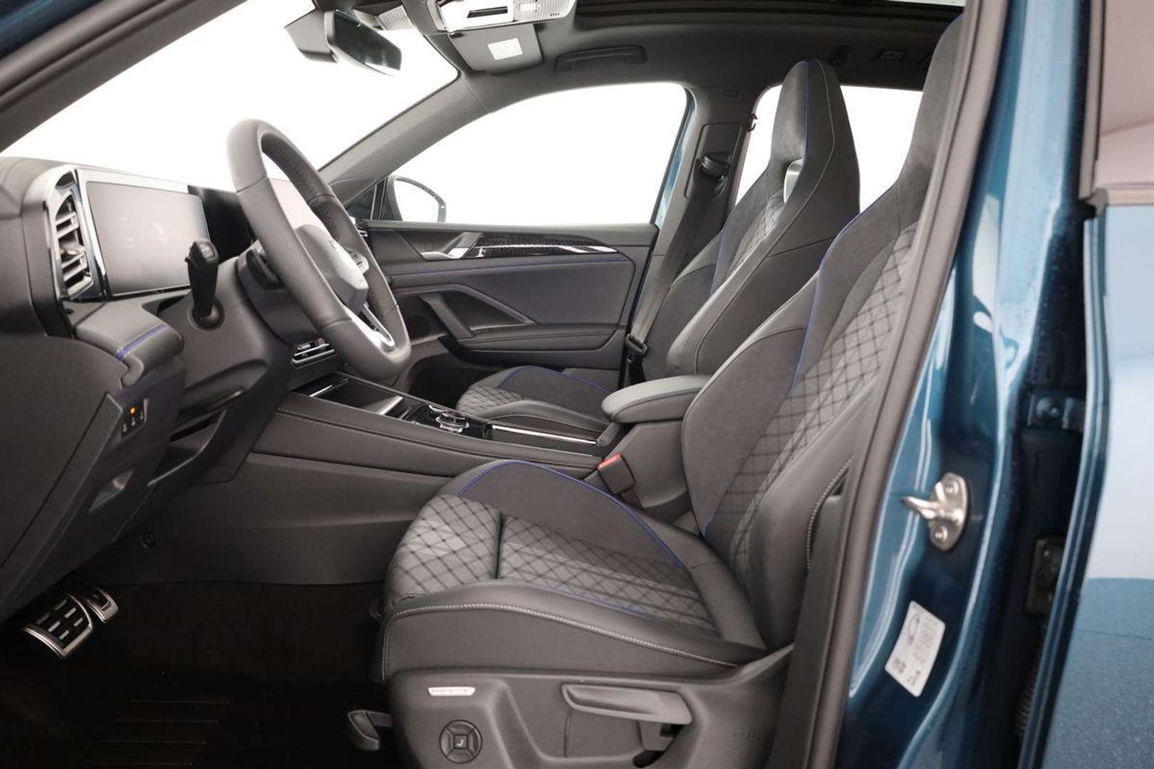 Volkswagen TIGUAN EHybrid R-Line - 2025 - Joinsteer - #9