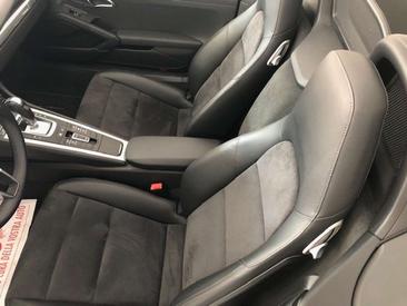 Porsche 718 Boxster Spyder — photo 13