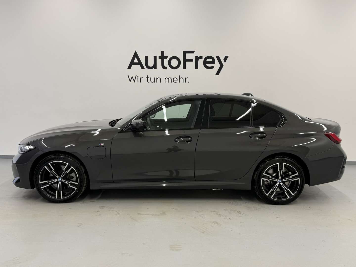 BMW 330e XDrive - 2025 - Joinsteer - #4