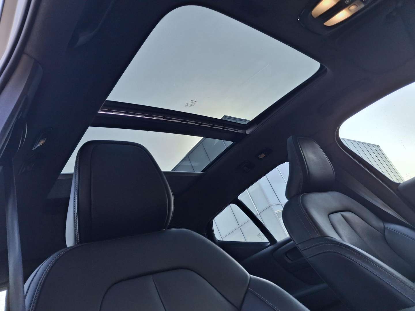 Volvo XC40 Recharge R-Design - 2020 - Joinsteer - #4