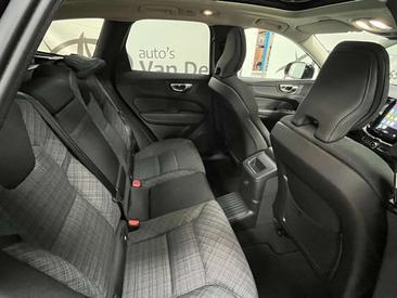 Volvo XC60 T6 Recharge Core — photo 6