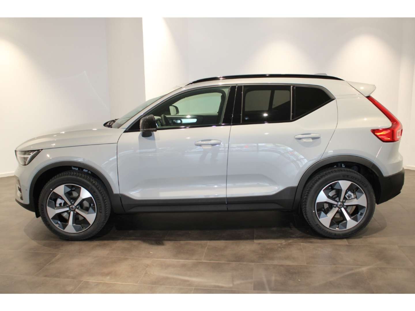 Volvo XC40 B3 Business - 2026 - Joinsteer - #1