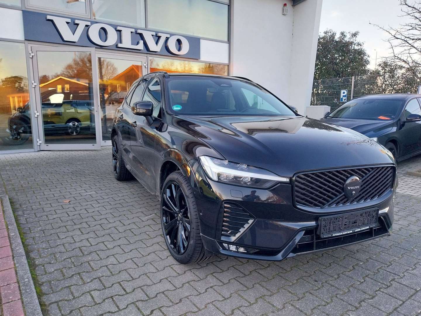 Volvo XC60 B5 Ultra Black Edition - 2025 - Joinsteer - #1