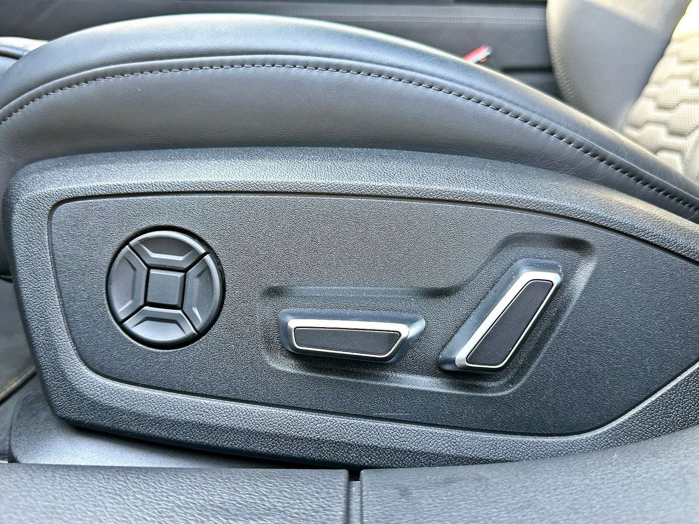 Audi RS6 Avant Black Performance - 2025 - Joinsteer - #13