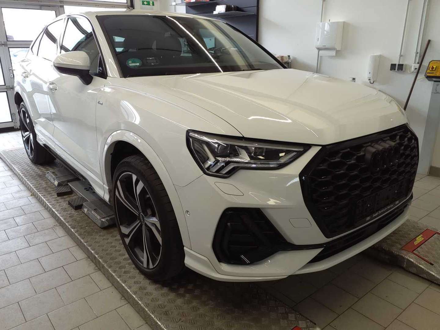 Audi Q3 S Line 45 TFSIe - 2022 - Joinsteer - #1