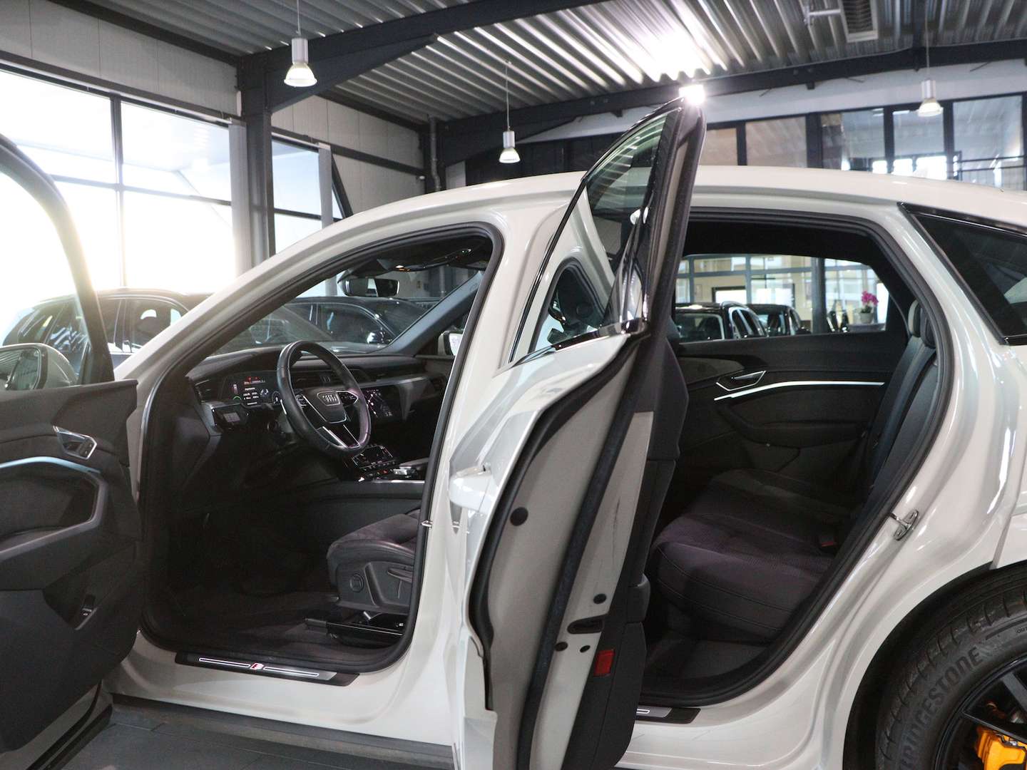 Audi E-tron Sportback S Line Black 55 - 2022 - Joinsteer - #16