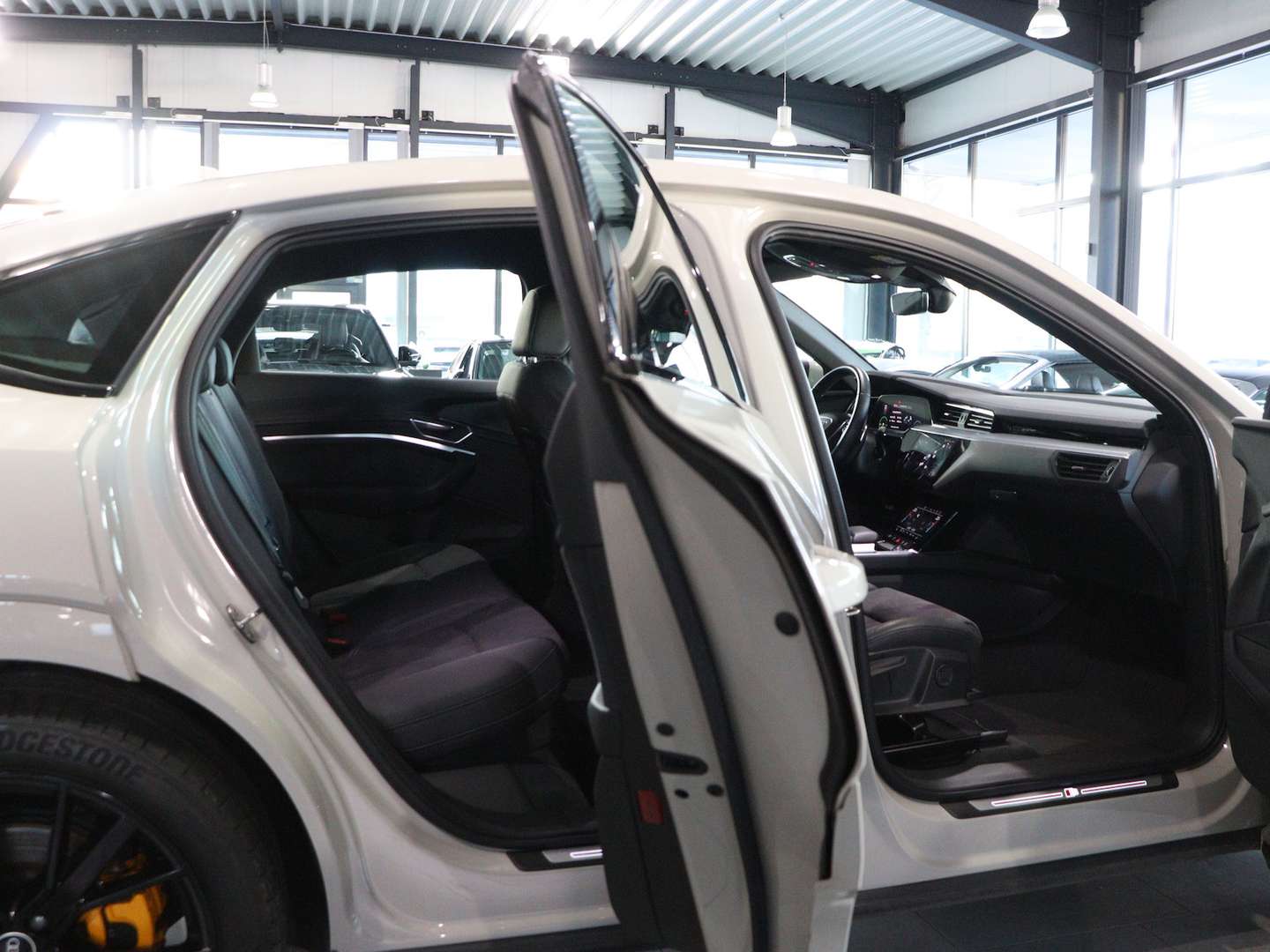 Audi E-tron Sportback S Line Black 55 - 2022 - Joinsteer - #17