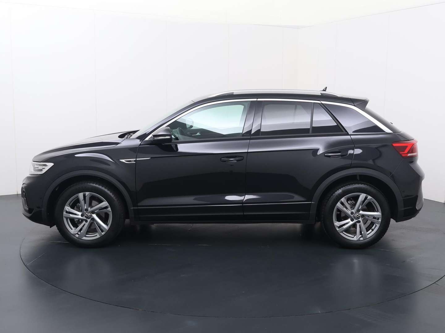 Volkswagen T-Roc R-Line - 2025 - Joinsteer - #1