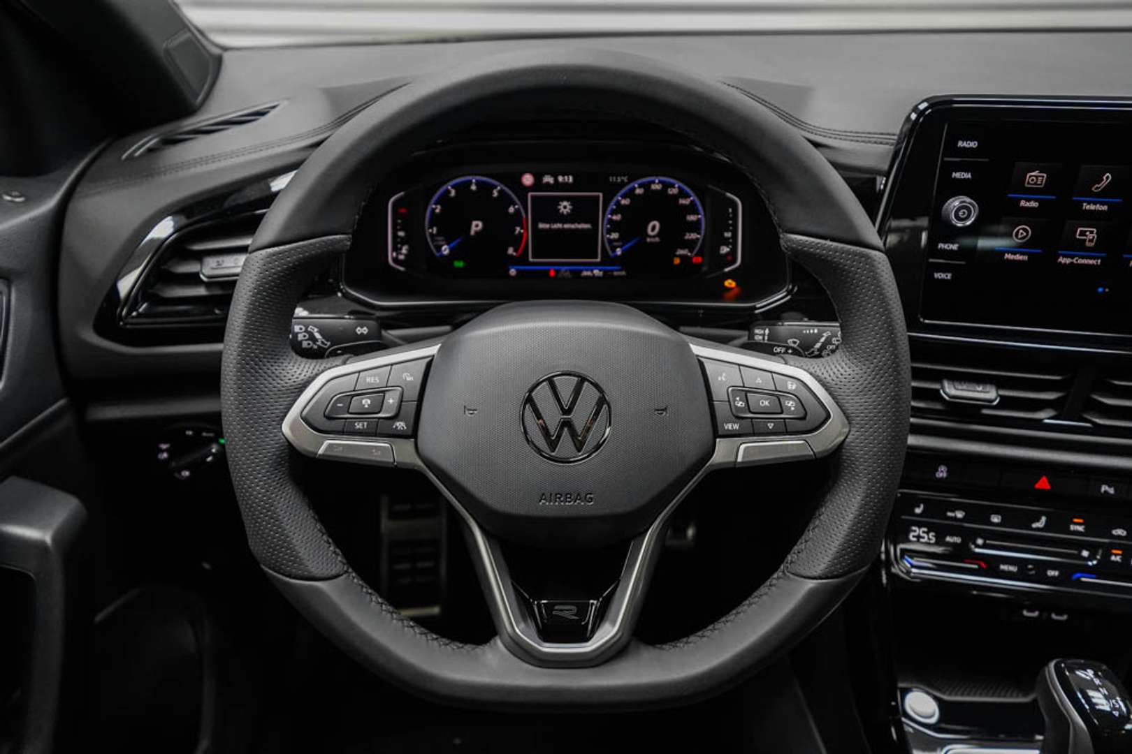 Volkswagen T-Roc R-Line - 2025 - Joinsteer - #7