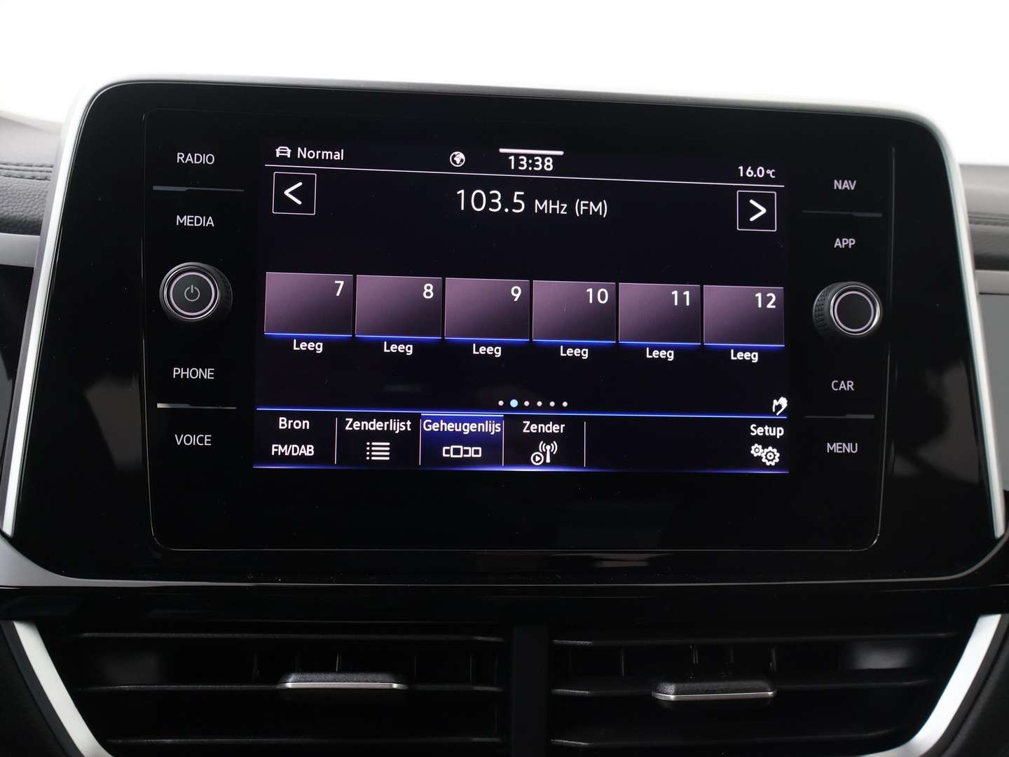 Volkswagen T-Roc R-Line - 2025 - Joinsteer - #12