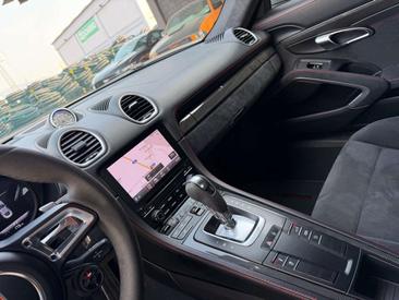Porsche 718 Cayman GTS — photo 11