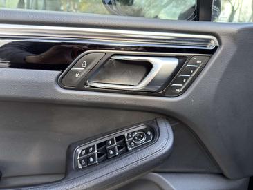 Porsche Macan S — photo 10