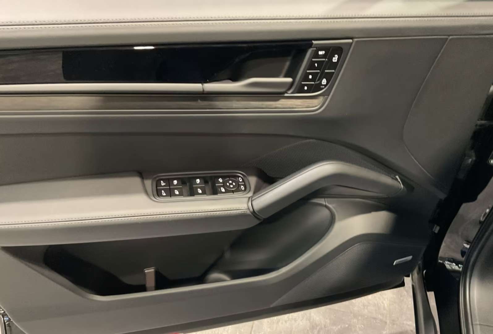 Porsche Cayenne Coupé Black Edition - 2026 - Joinsteer - #17