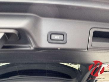Land Rover Range Rover Evoque R-Dynamic SE — photo 26