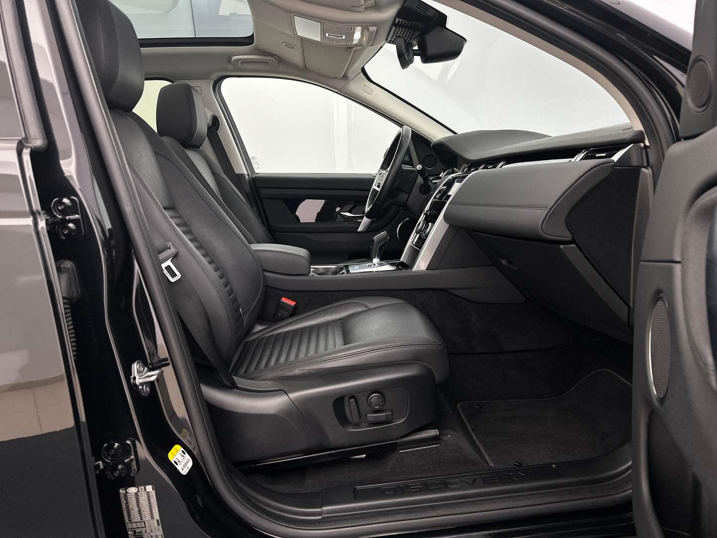 Land Rover Discovery Sport D165 S AWD Auto 23MY - 2023 - Joinsteer - #3