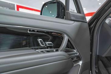Land Rover Range Rover HSE Hybrid P550e Blackpack MY25 — photo 15