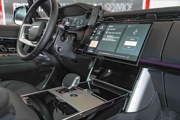 Land Rover Range Rover HSE Hybrid P550e Blackpack MY25 — photo 19