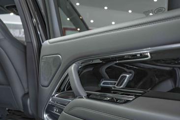 Land Rover Range Rover HSE Hybrid P550e Blackpack MY25 — photo 23
