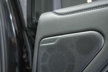 Land Rover Range Rover HSE Hybrid P550e Blackpack MY25 — photo 24