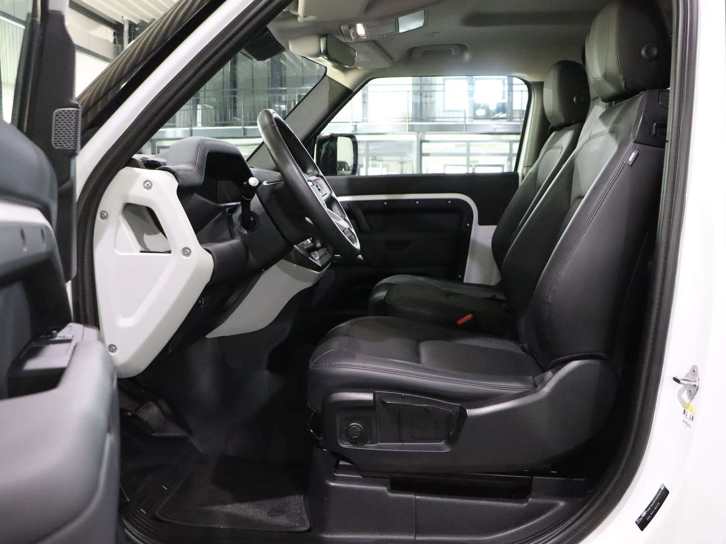 Land Rover Defender 90 D200 90S / 6-SITZER / PANORAMA-SEITEN - 2023 - Joinsteer - #18