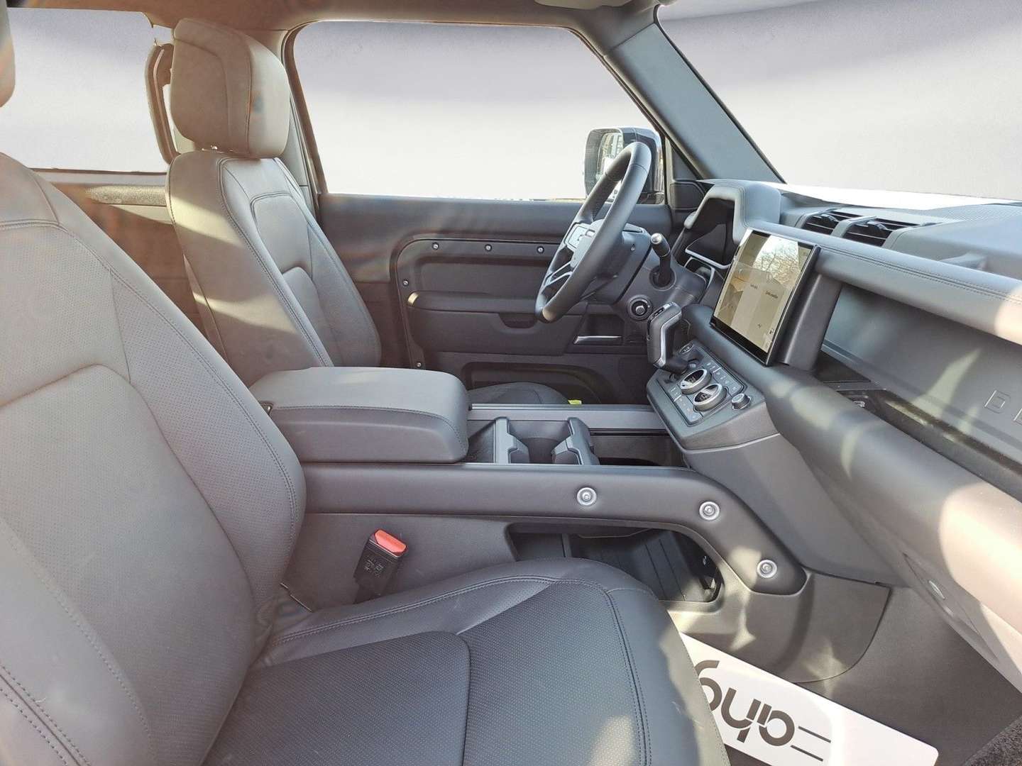 Land Rover Defender 90 D300 X-Dynamic HSE 22' Gloss Sparkle - 2025 - Joinsteer - #8