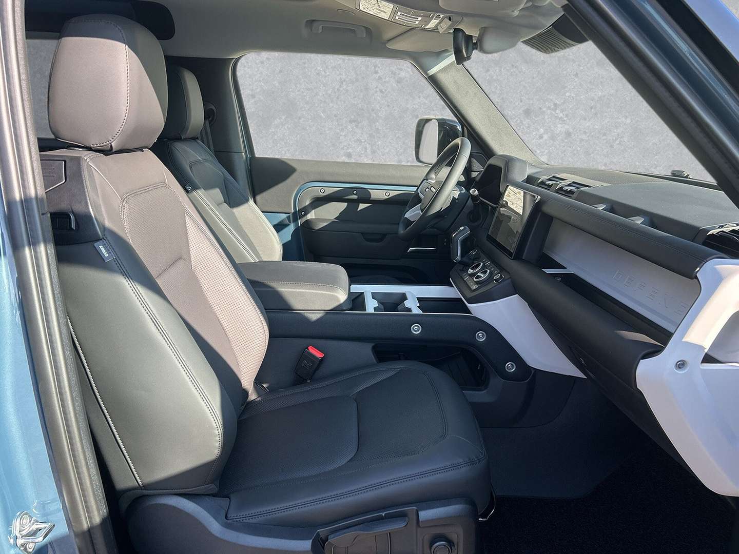 Land Rover Defender 90 S 20" AHK Pano CountyP Luftfed. D250 - 2026 - Joinsteer - #2