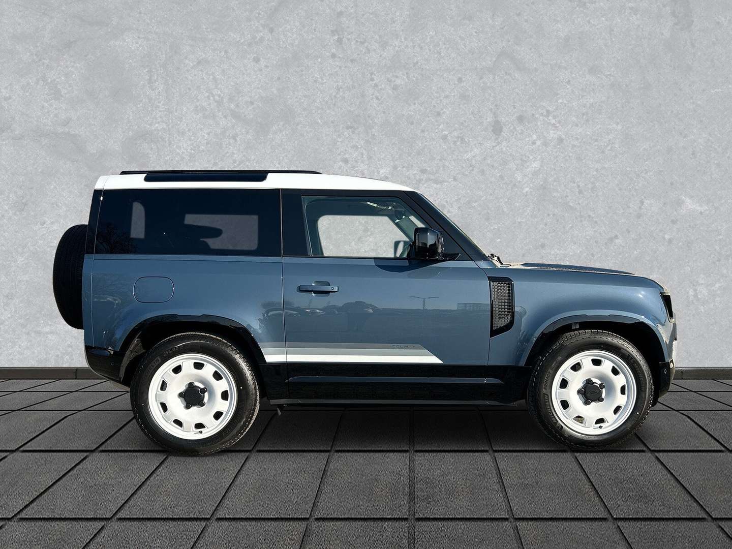 Land Rover Defender 90 S 20" AHK Pano CountyP Luftfed. D250 - 2026 - Joinsteer - #5