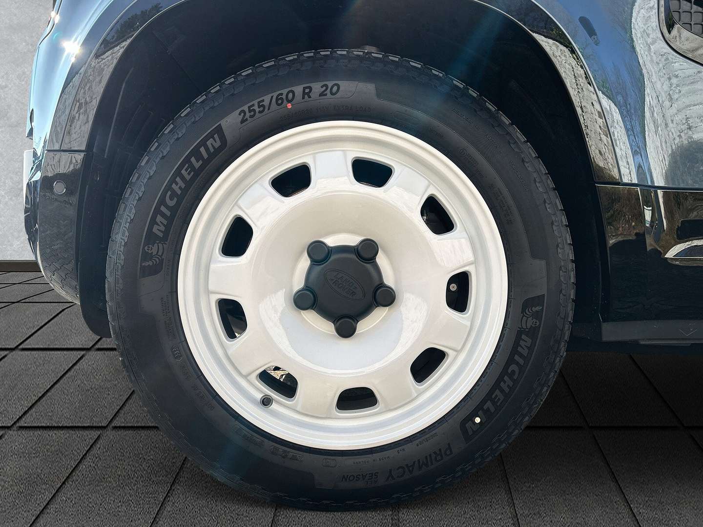 Land Rover Defender 90 S 20" AHK Pano CountyP Luftfed. D250 - 2026 - Joinsteer - #8
