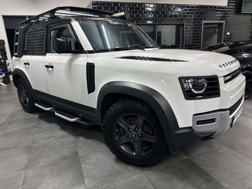 Land Rover Defender 110 — photo 10