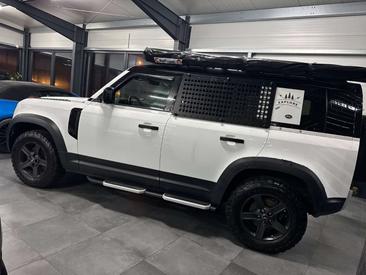 Land Rover Defender 110 — photo 12