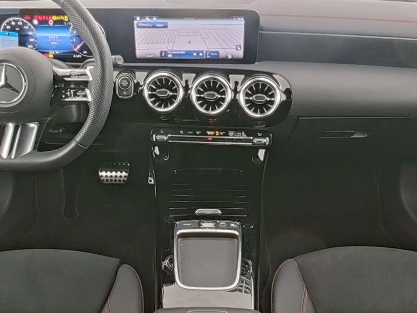 Mercedes CLA 200 Coupé 200 AMG Line - 2024 - Joinsteer - #5