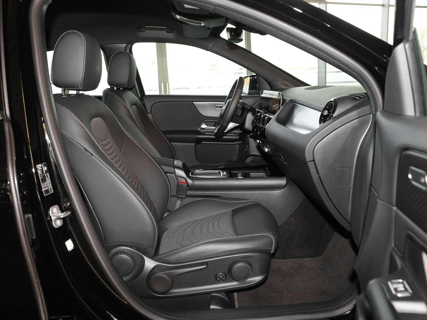 Mercedes GLA 200 - 2025 - Joinsteer - #5
