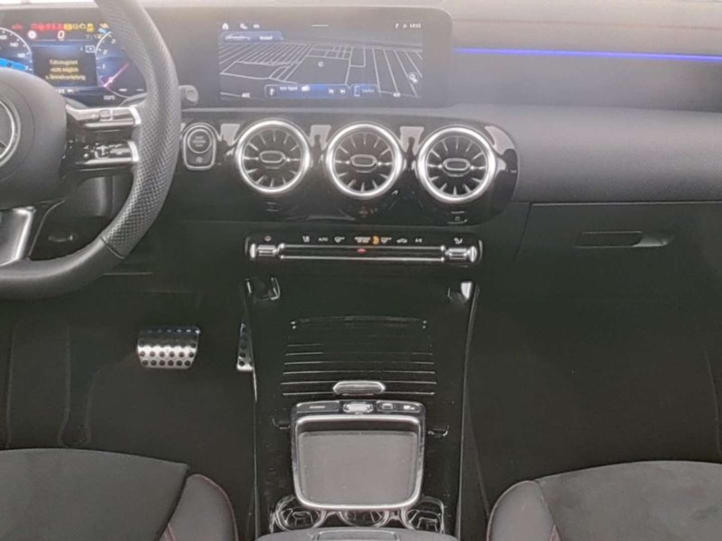 Mercedes CLA 200 Coupé 200 AMG Line - 2024 - Joinsteer - #4