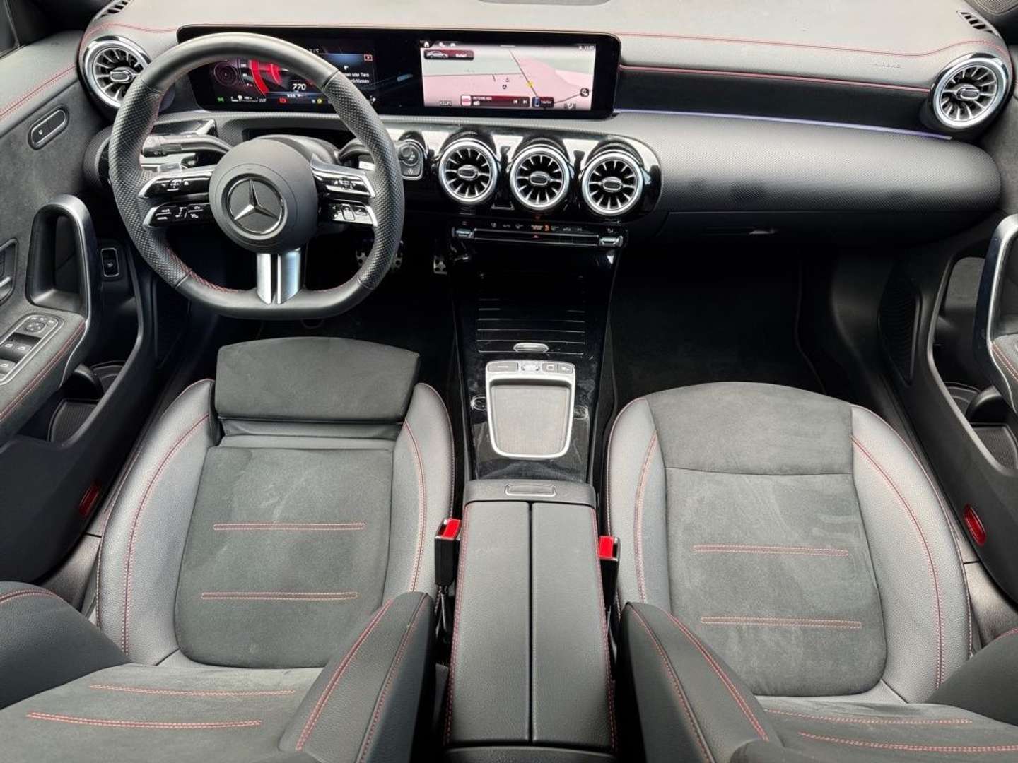 Mercedes CLA 200 Coupé 200 Night Edition - 2024 - Joinsteer - #13