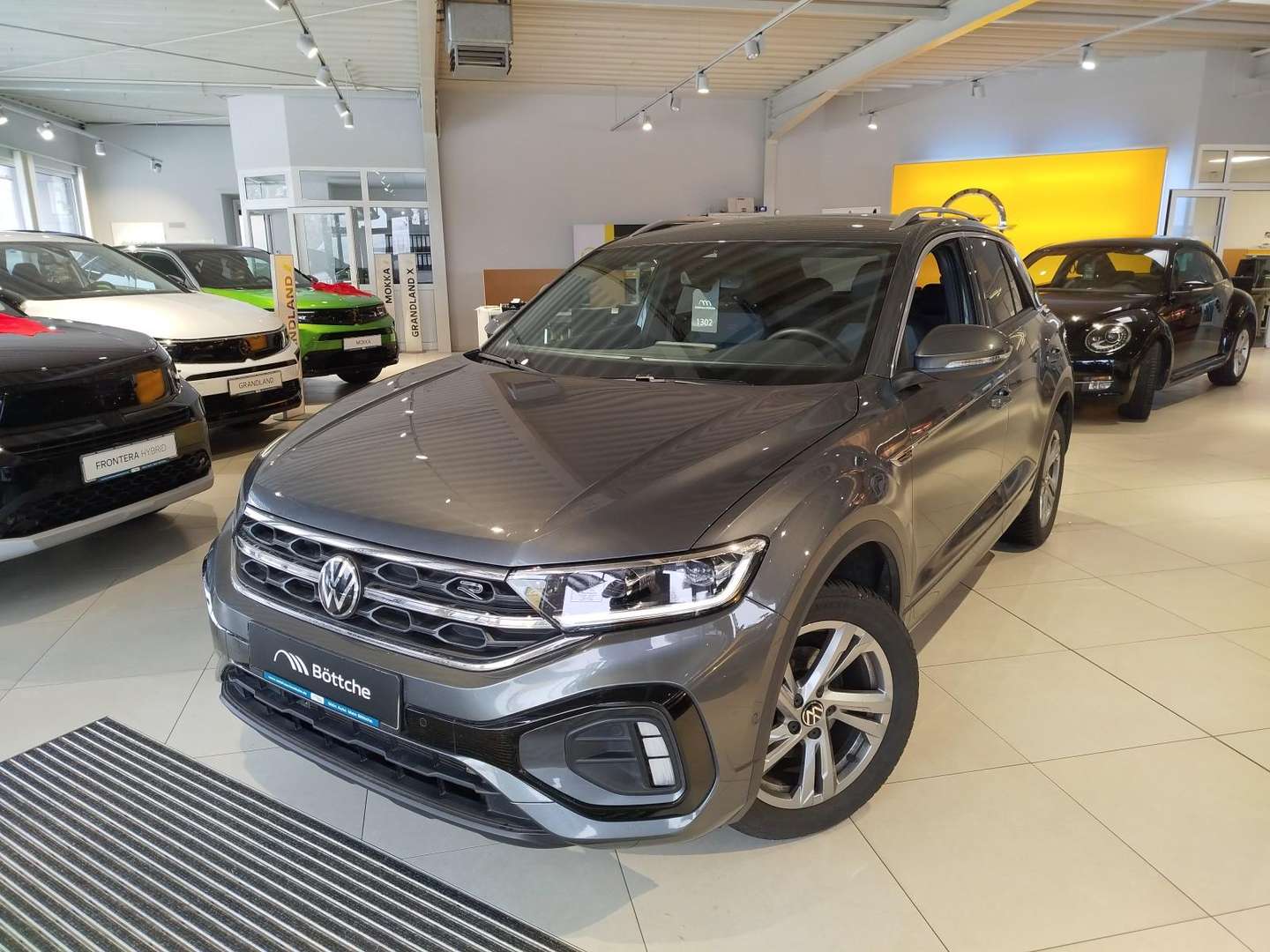 Volkswagen T-Roc R-Line - 2025 - Joinsteer - #1