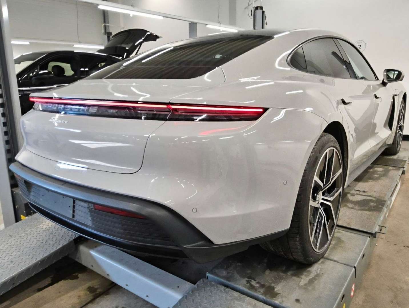 Porsche Taycan Base - 2024 - Joinsteer - #1