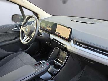 BMW Série 2 220i — photo 9
