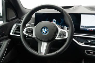 BMW X5 M Sport 50e — photo 21