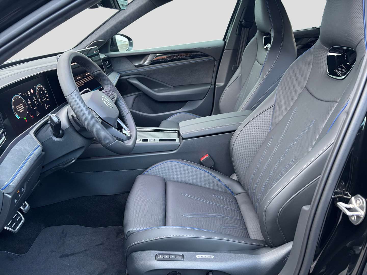 Volkswagen Passat 4Motion R-Line - 2026 - Joinsteer - #7