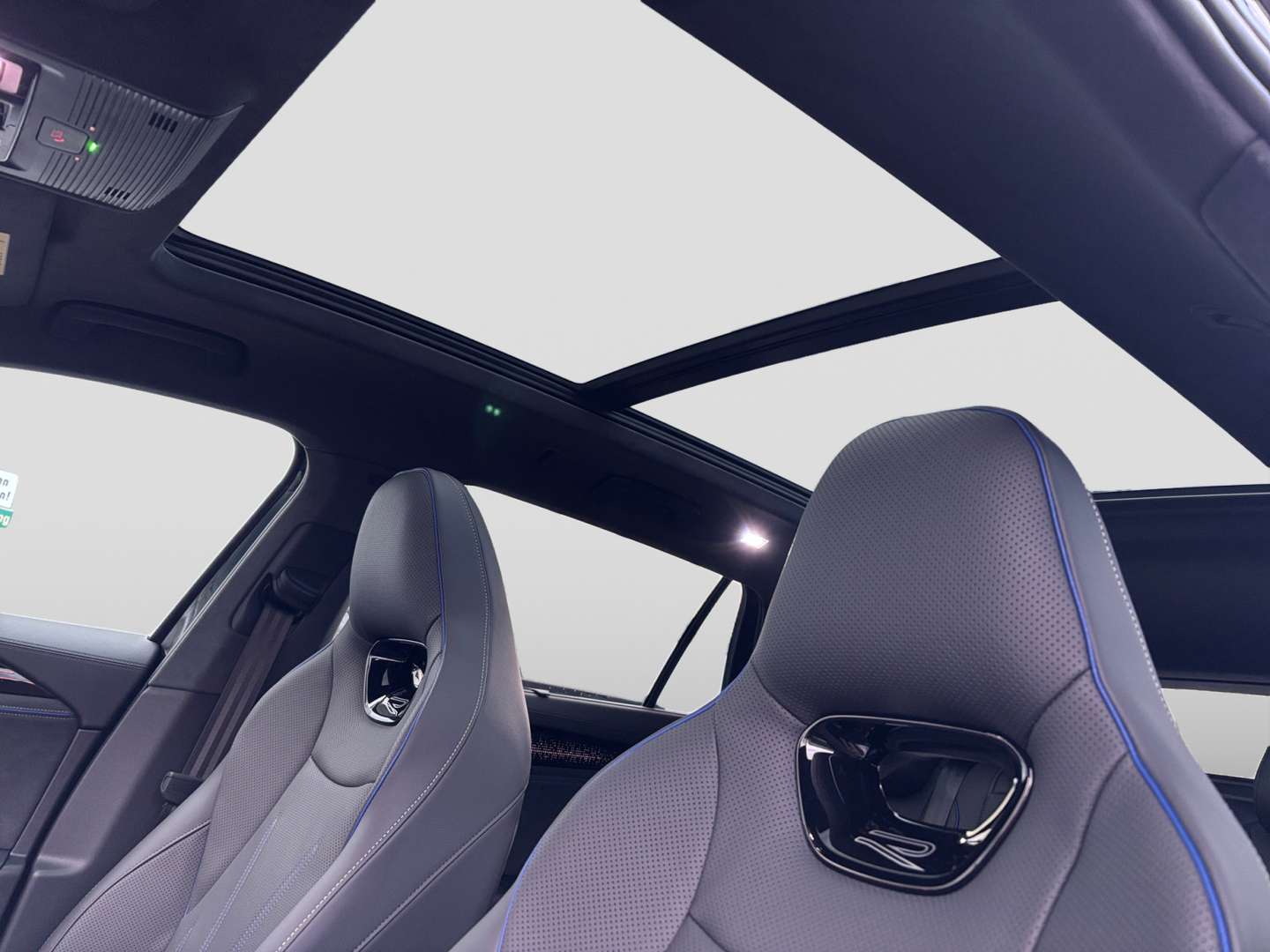 Volkswagen Passat 4Motion R-Line - 2026 - Joinsteer - #10