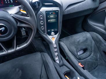 McLaren 750S — photo 19