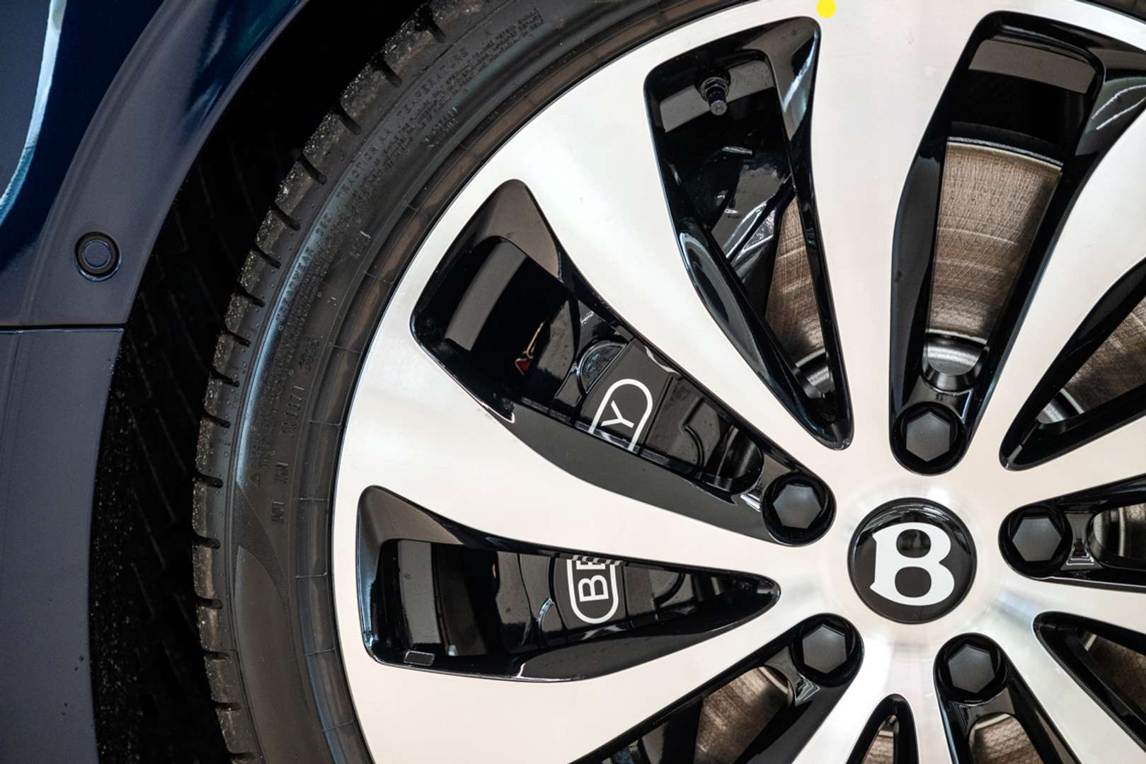 Bentley Flying Spur V8 Hybrid - 2026 - Joinsteer - #9