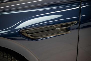 Bentley Flying Spur V8 Hybrid — photo 15