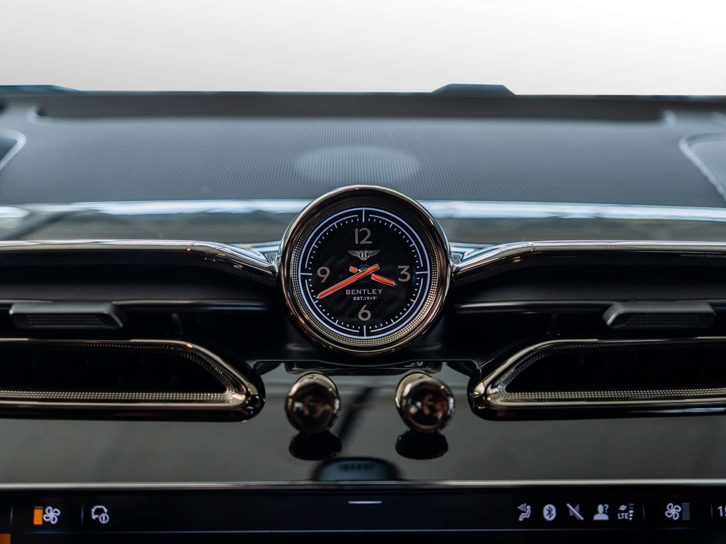 Bentley Bentayga V8 S Black Edition - 2025 - Joinsteer - #15