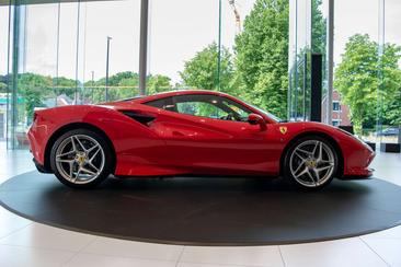 Ferrari F8 Tributo — photo 2