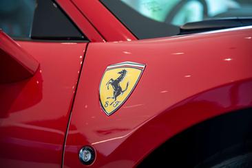 Ferrari F8 Tributo — photo 8