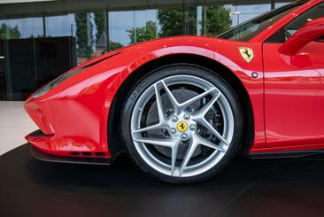 Ferrari F8 Tributo — photo 11