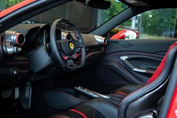 Ferrari F8 Tributo — photo 12