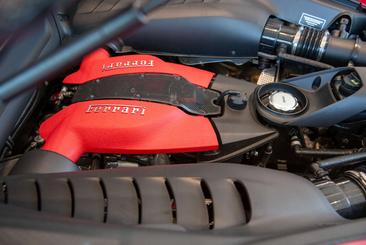 Ferrari F8 Tributo — photo 24